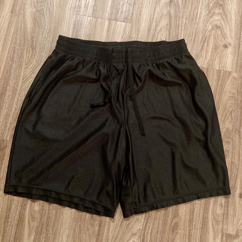 Men’s Starter basketball shorts